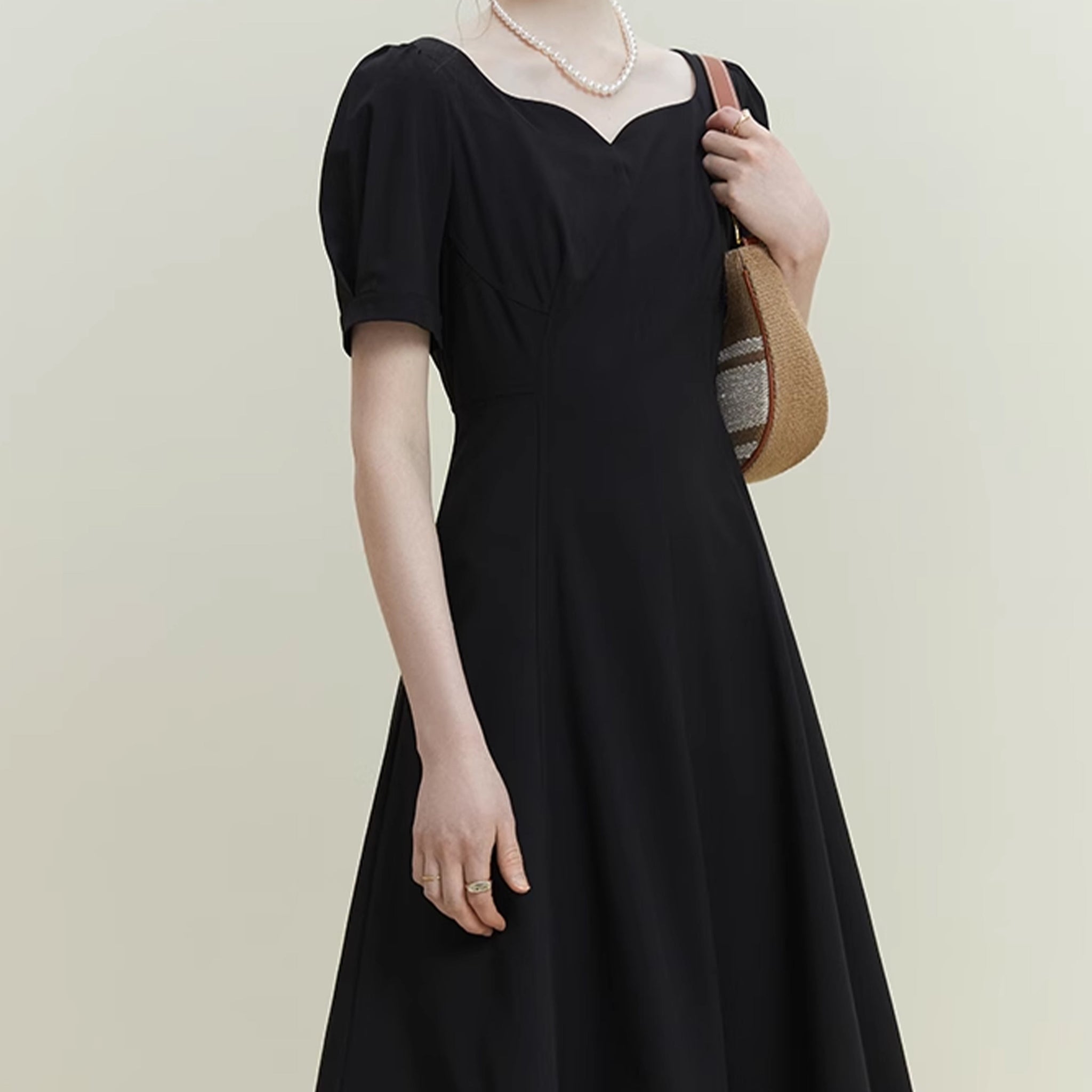 Siyah Simplicity Puf Kollu Midi Elbise
