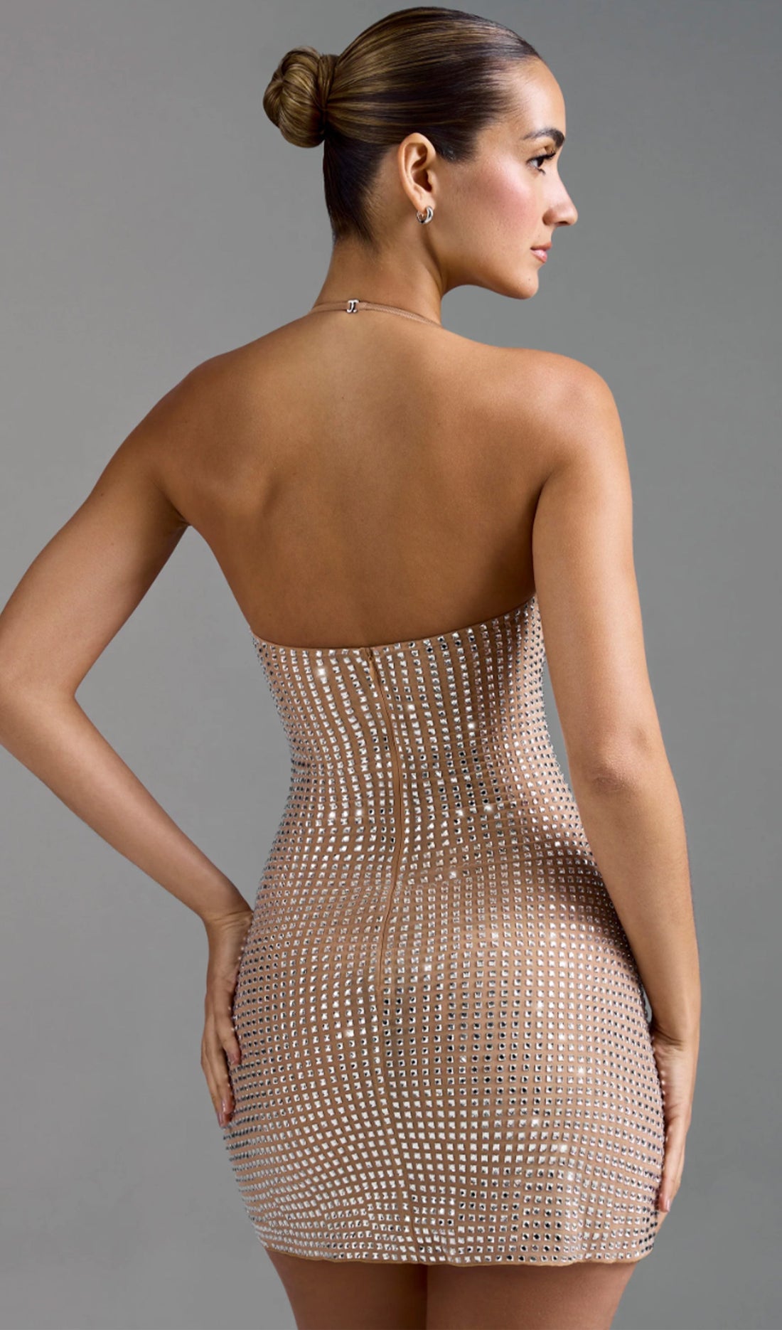 Taşlı İşlemeli Halter Yaka Mini Elbise Nude