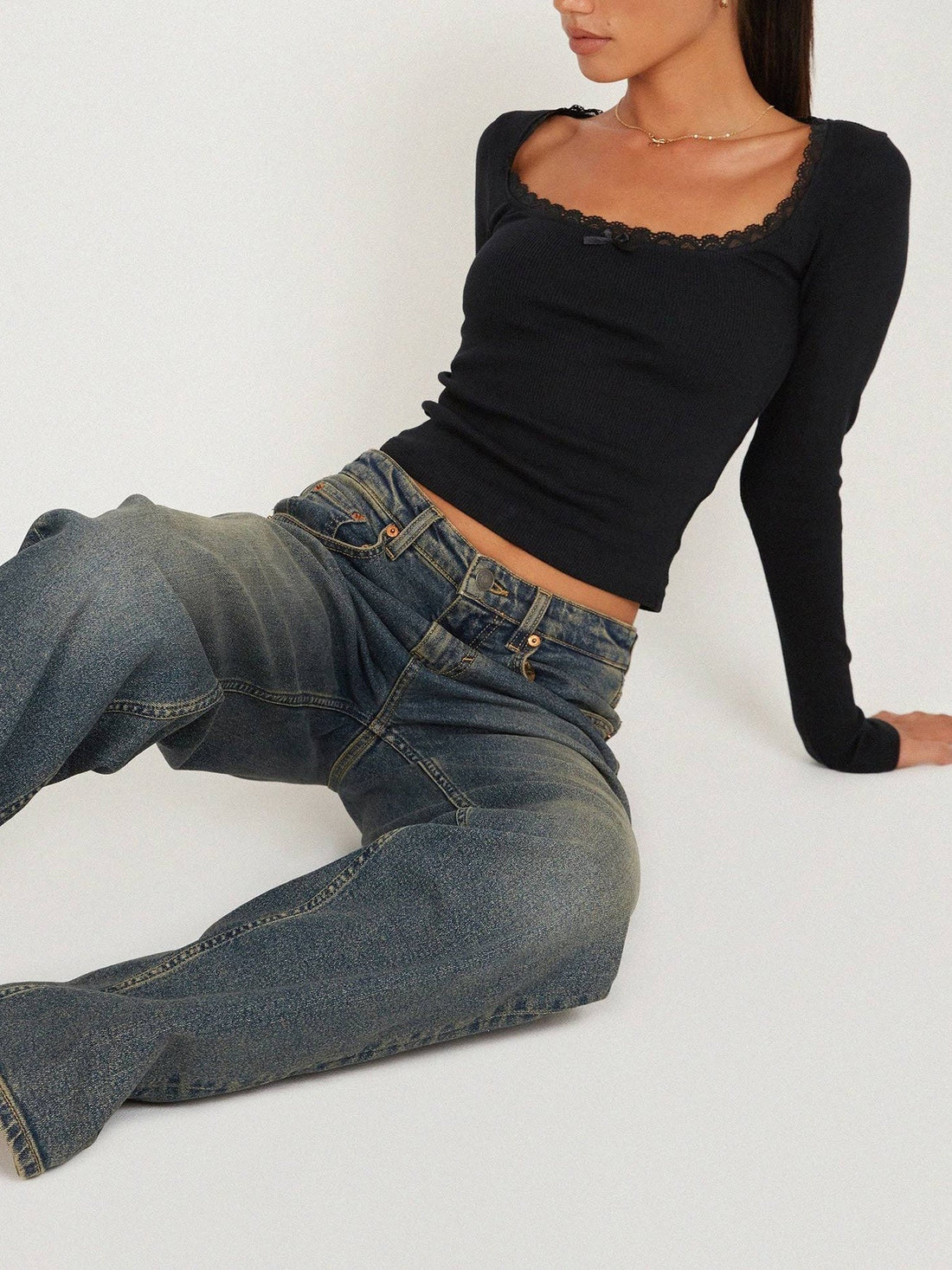 Dantel Kesimli Uzun Kollu Crop Top