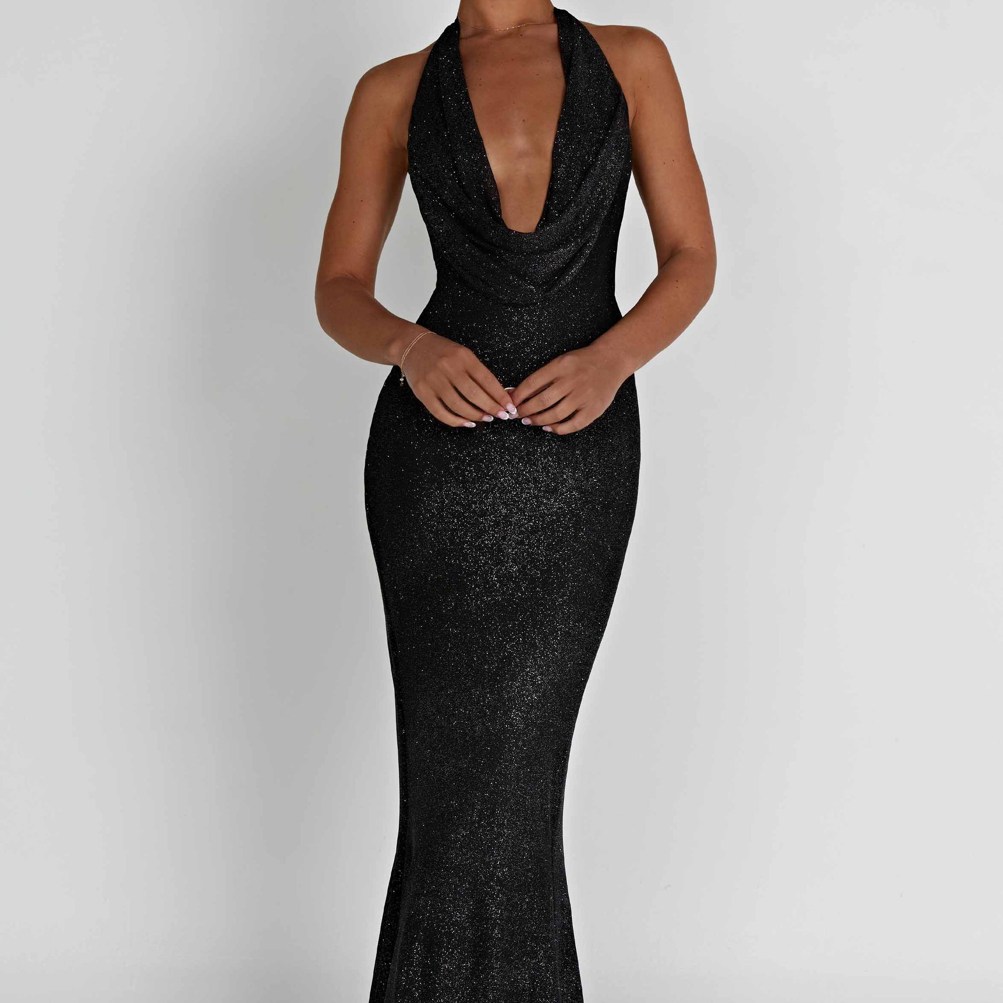 Chrishelle - Siyah Parlak Maxi Elbise