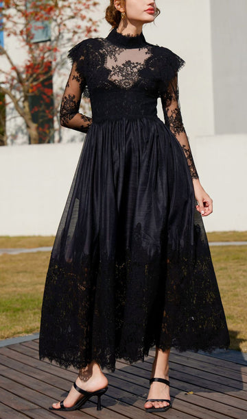 Uzun Kollu Dantel Fit ve Flare Midi Elbise Siyah